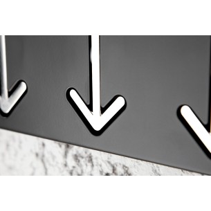 Garde-robe murale design 5 flèches en métal teinté noir Garde-robe murale design 5 flèches en métal teinté noir