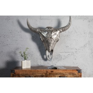 Objet de décoration murale en crâne de taureau teinté argenté Objet de décoration murale en crâne de taureau teinté argenté