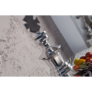Pièce Echec décoratif en aluminium teinté argenté Pièce Echec décoratif en aluminium teinté argenté