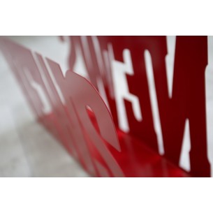 Porte-revues design news en métal coloris rouge Porte-revues design news en métal coloris rouge