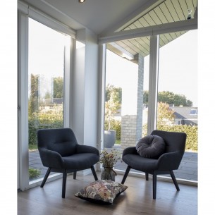 Fauteuil longue LONDON revetement tissu coloris gris foncé avec pieds en bois noir Fauteuil longue LONDON revetement tissu coloris gris foncé avec pieds en bois noir