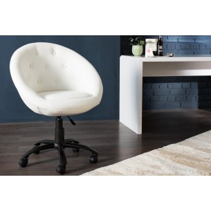 Lot de 2 fauteuils style capitonné en simili cuir coloris blanc Lot de 2 fauteuils style capitonné en simili cuir coloris blanc
