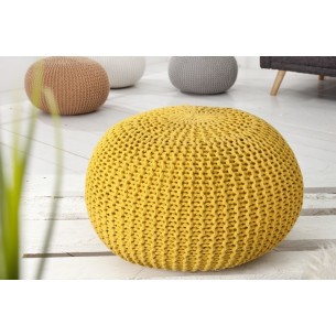 Pouf moderne de 50 cm en coton coloris jaune tricoté Pouf moderne de 50 cm en coton coloris jaune tricoté