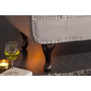 Méridienne design Chesterfield capitonné en tissu gris argenté Méridienne design Chesterfield capitonné en tissu gris argenté